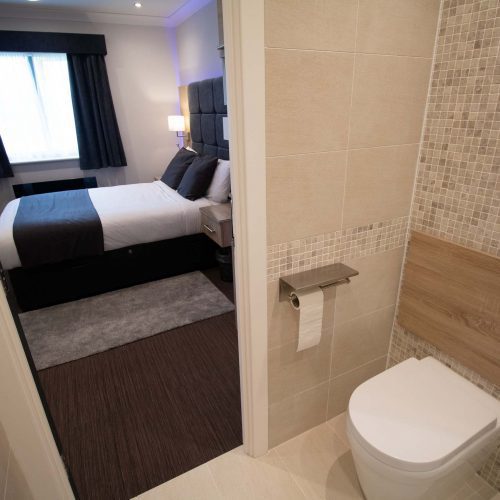 Room 1 - Ensuite